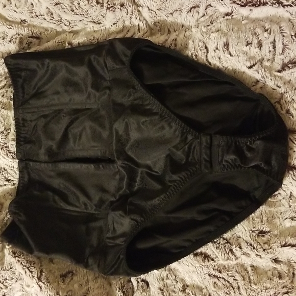 Black Shapewear Brief with Boning - Picture 1 of 4